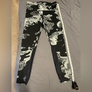 Under armor women’s size medium leggings
